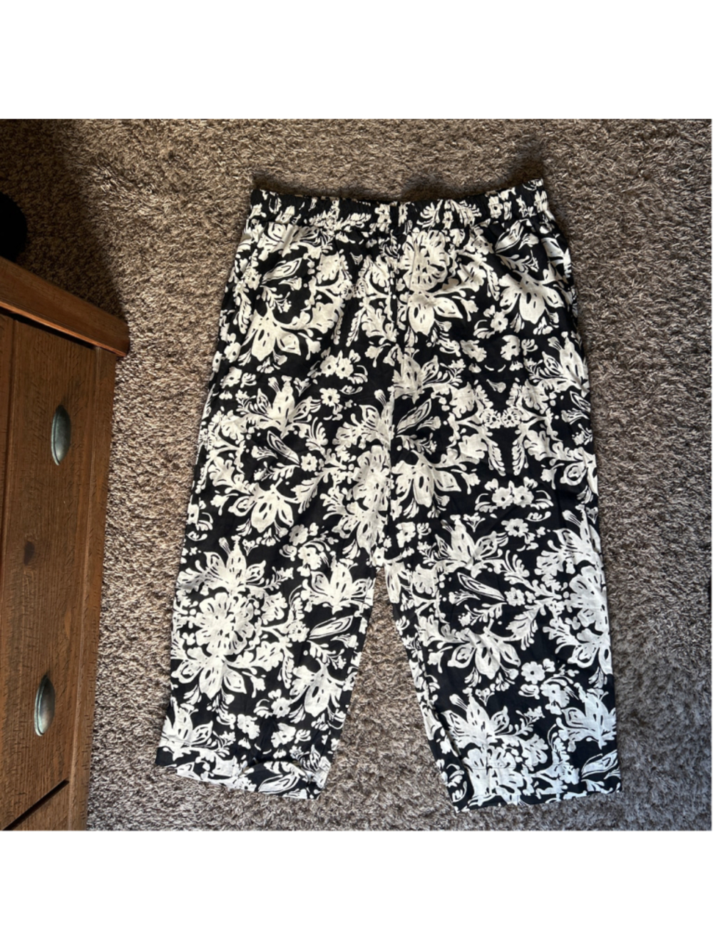 Women's Christian Siriano Cropped Pants 3X Black White Floral NWT